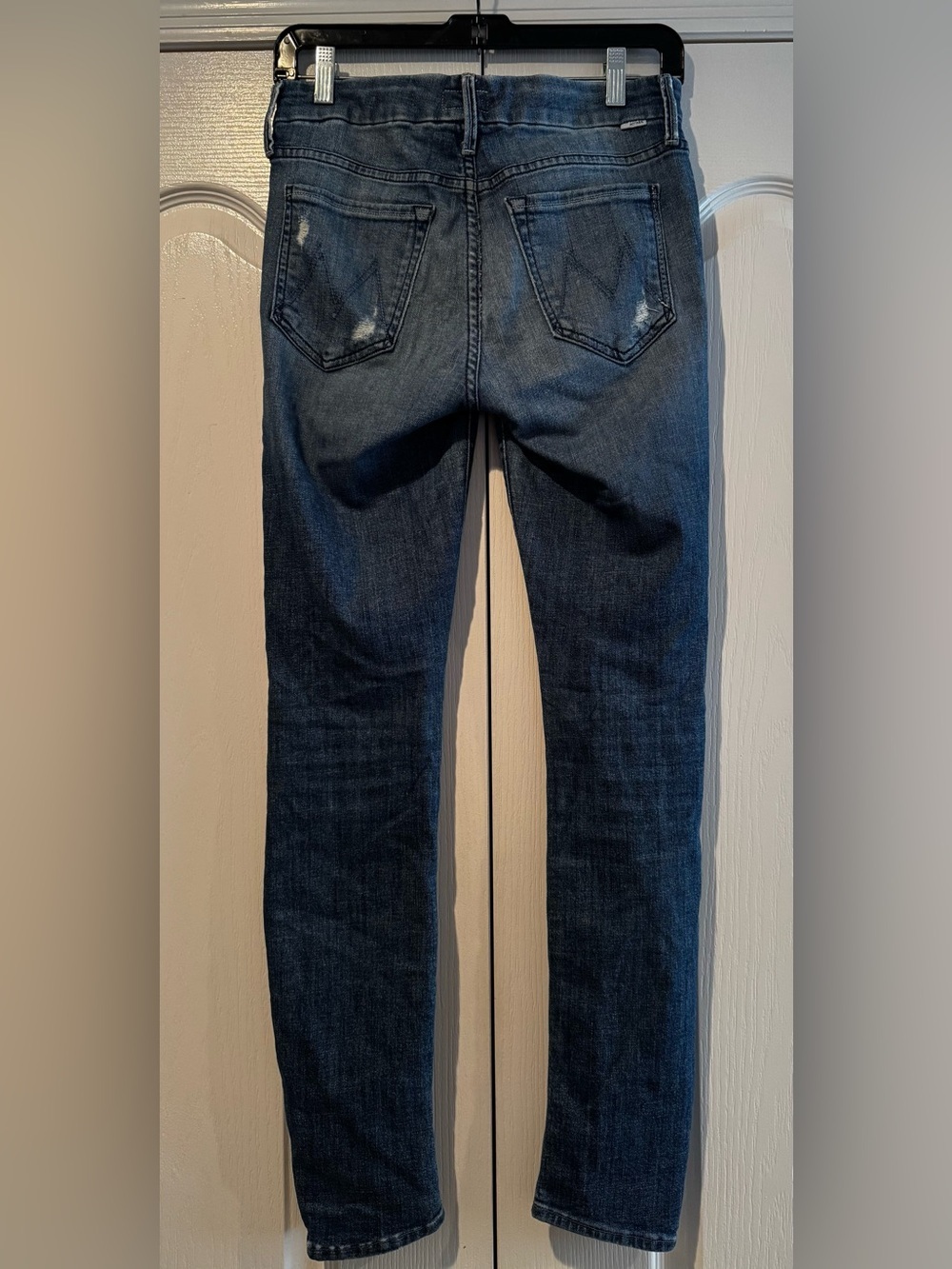 MOTHER The Looker Dark Wash Distressed Jeans - Size 26 - Picture 4 of 7